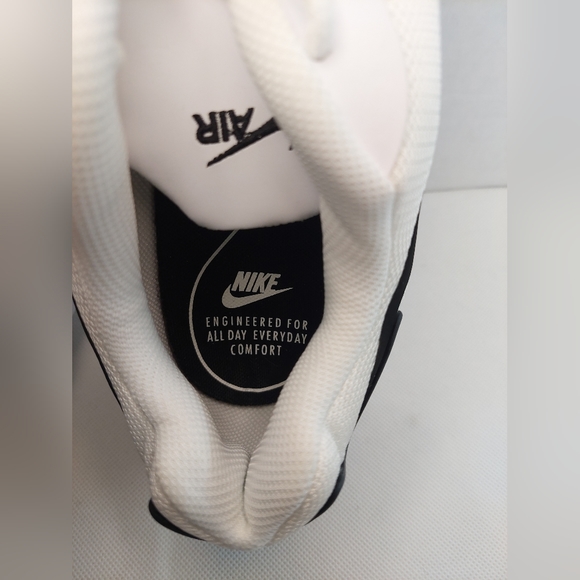 Nike Air Max Oketo Athletic Men's White and Black Size US 12 Running Shoes - Picture 6 of 12